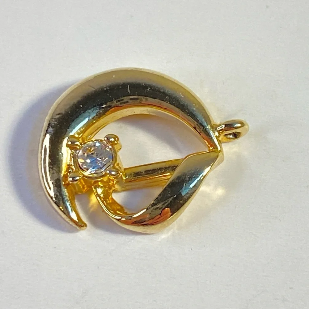 Vintage abstract gold tone pendant with rhinestone accent - Picture 6 of 6